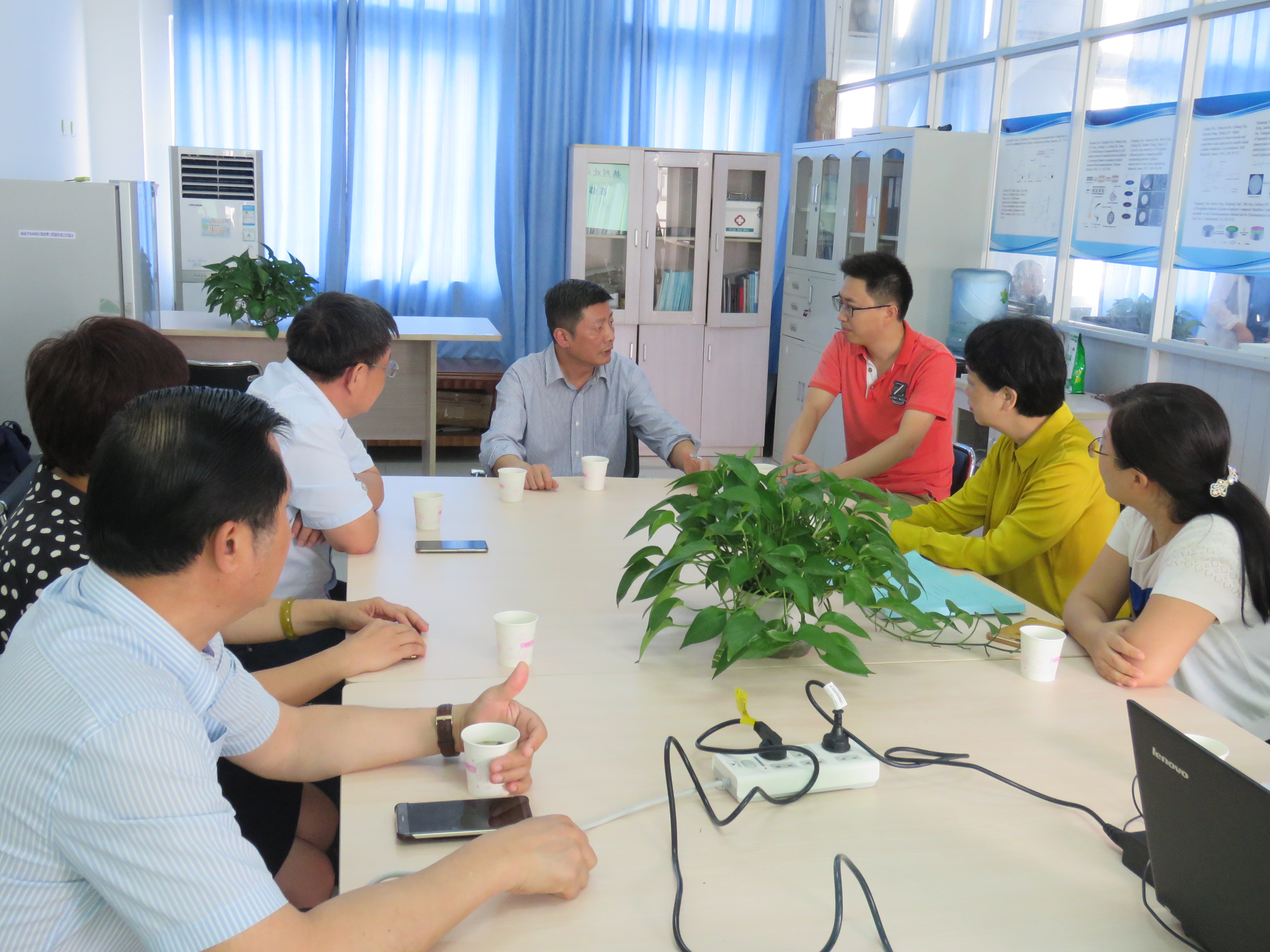 院士专家海南行活动—付贤智院士到化学与化工学院调研指导