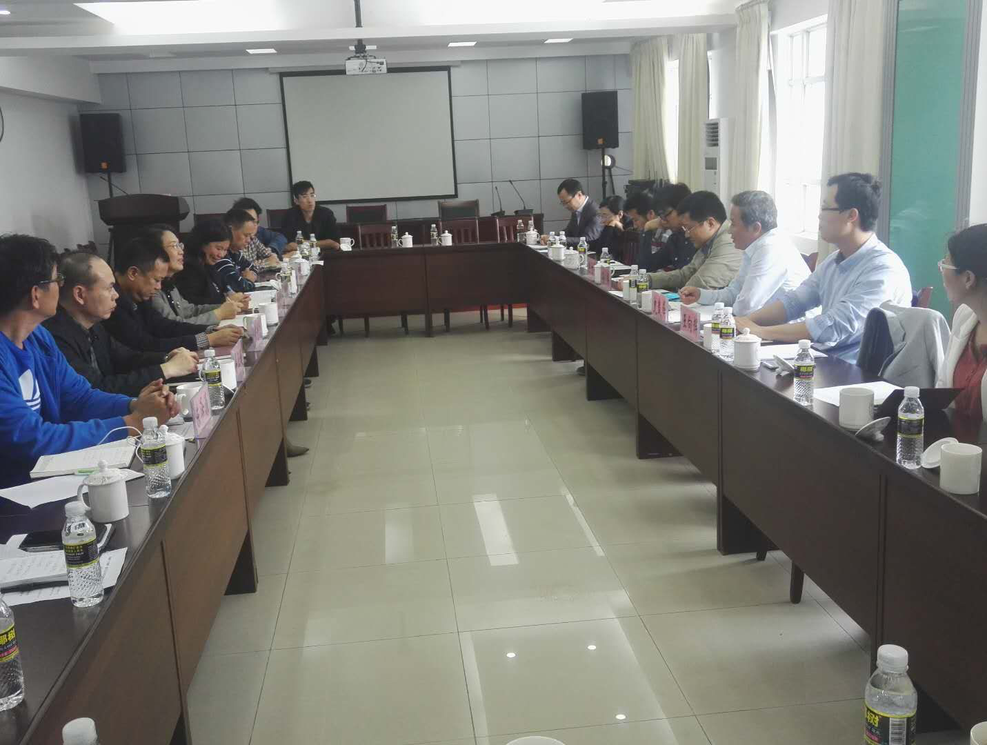 化工学院教工党支部开展十九大精神学习活动