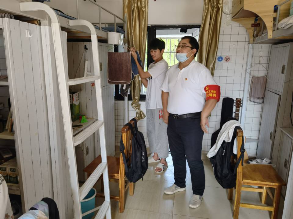 【能力提升建设年】我院发挥党员先锋模范作用 做实做细疫情防控工作