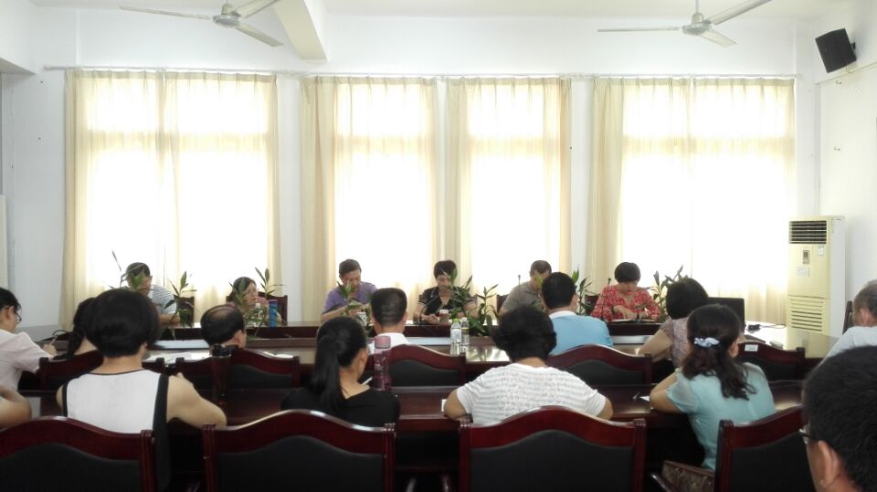化学与化工学院召开专题会议传达落实学校安全稳定工作会议精神 