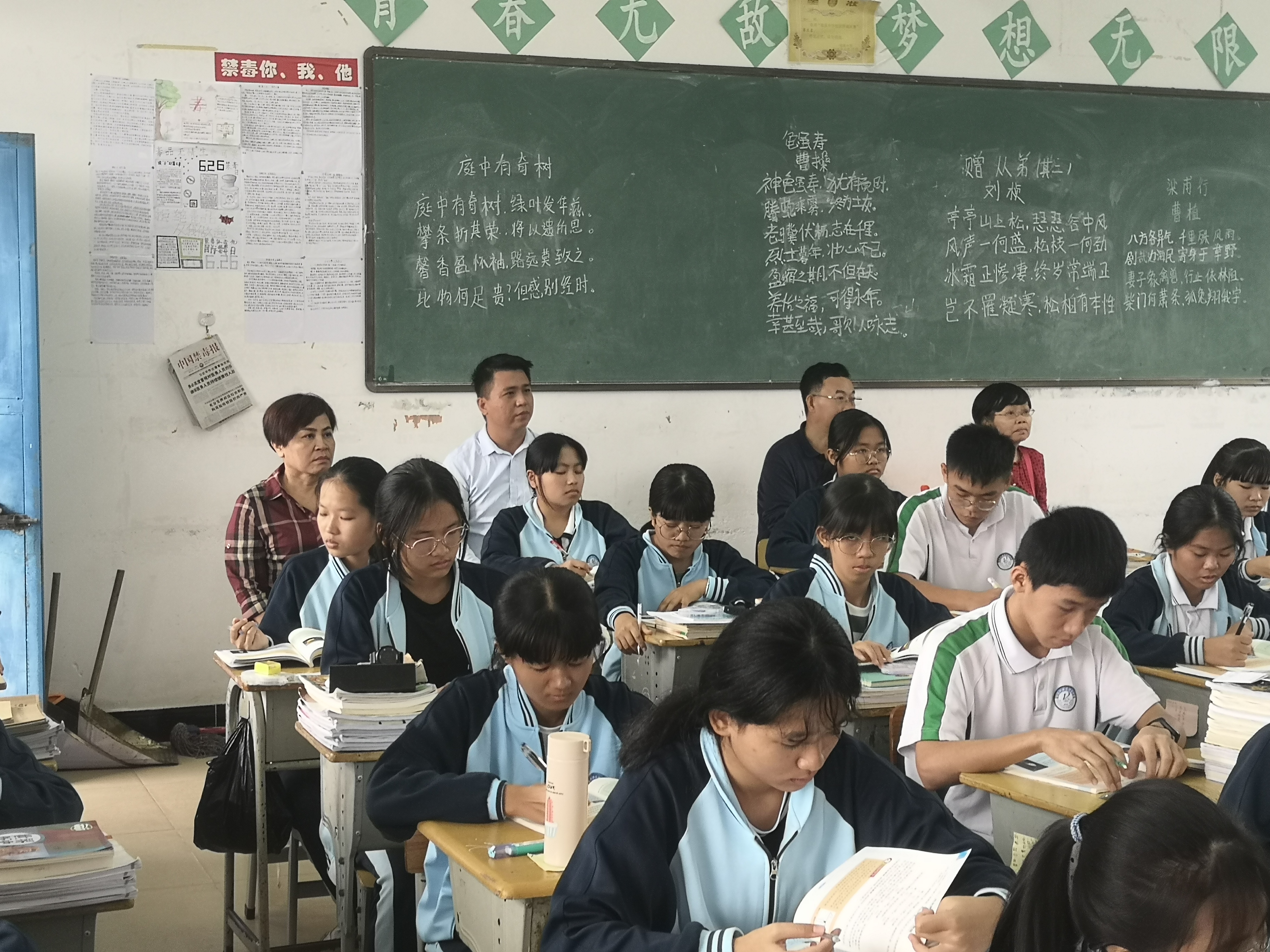 【化学与化工学院实习走访】——学院领导走访实习学校看望实习生