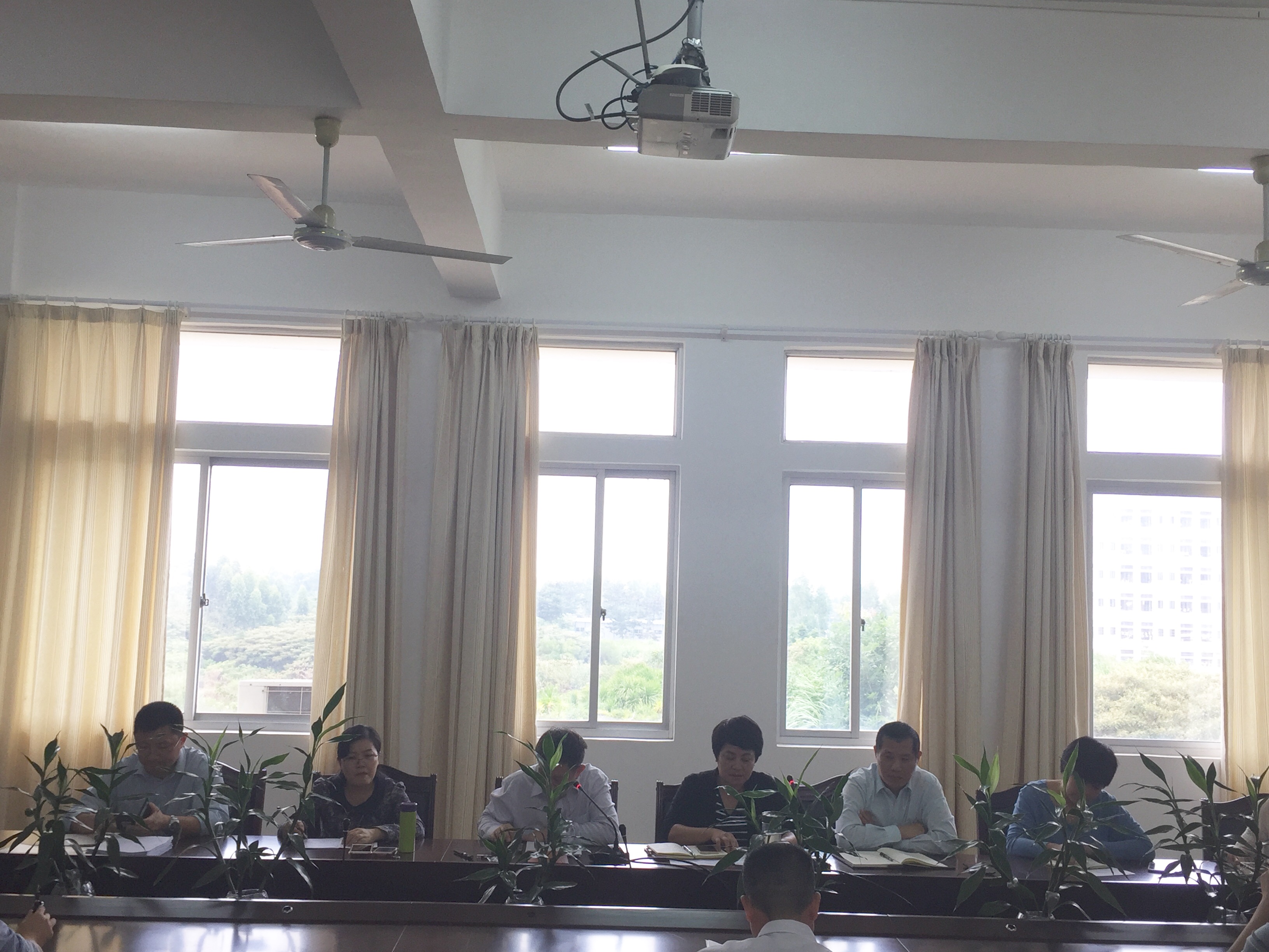化学与化工学院再次深入学习宣传贯彻党的十九大精神