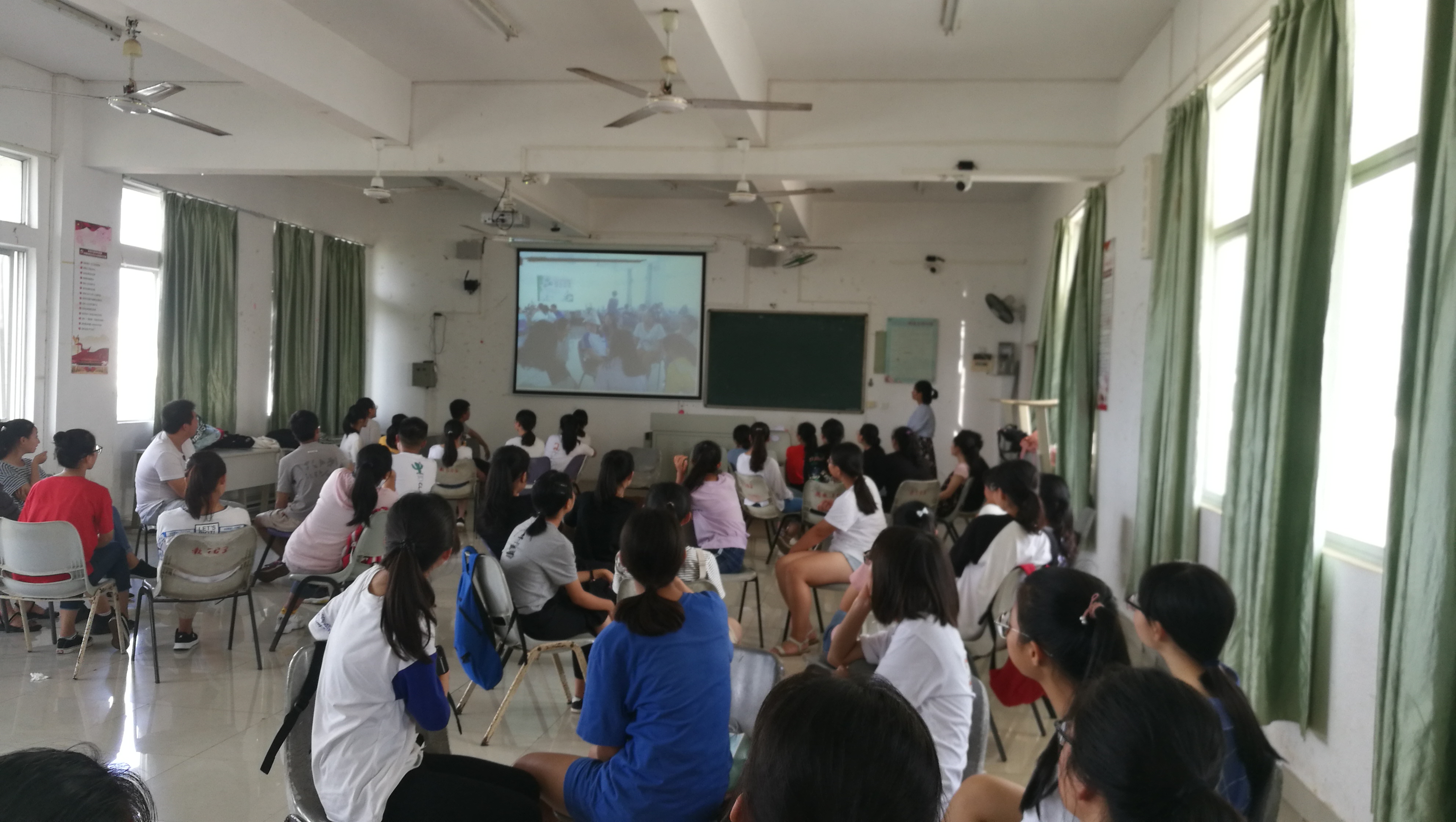 化学与化工学院2018级新生适应团体辅导五期活动圆满结束