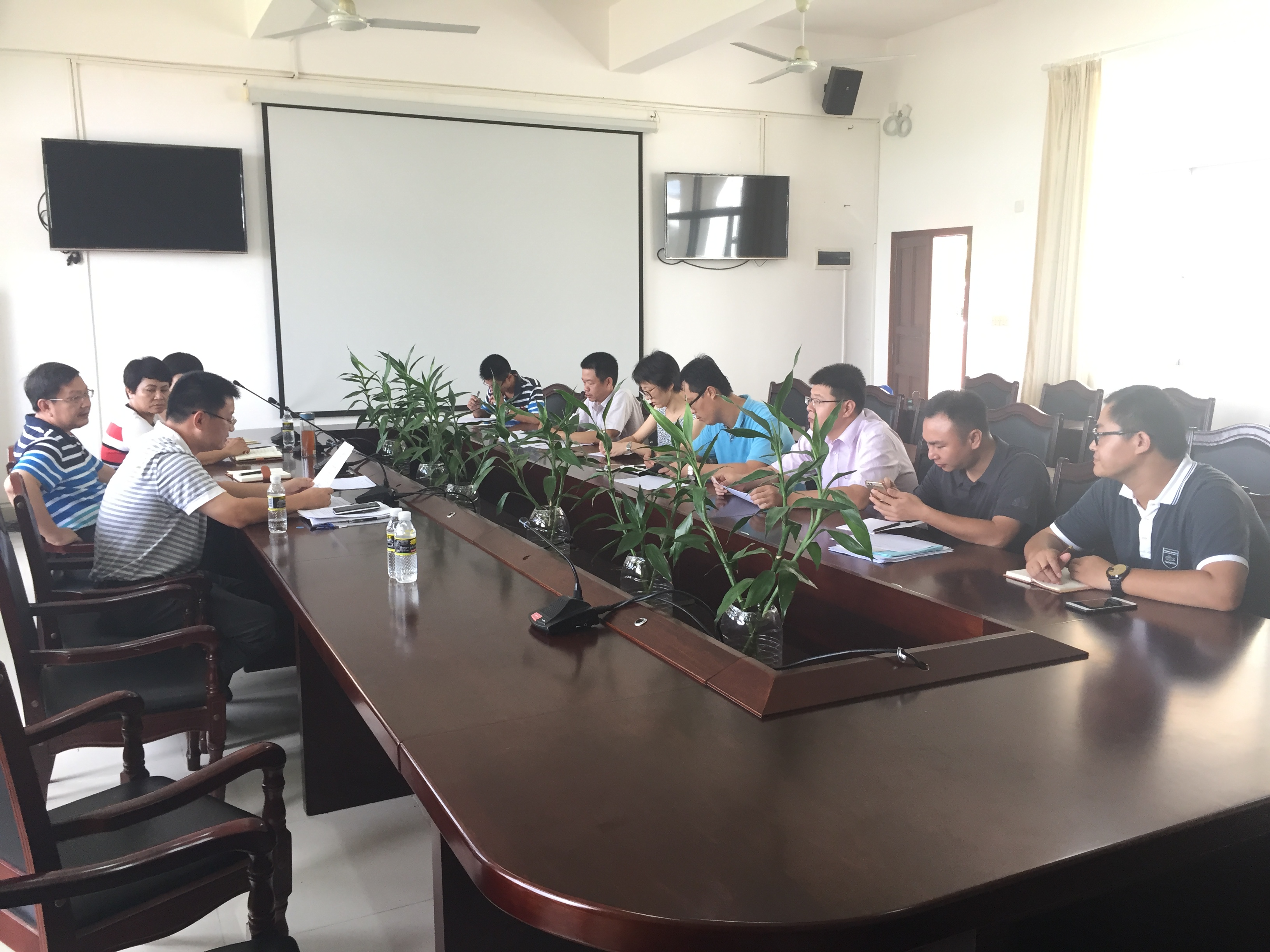 化学与化工学院召开安全稳定工作会议
