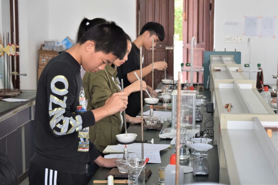 化学与化工学院成功承办海南省第二十届中学生化学实验操作竞赛