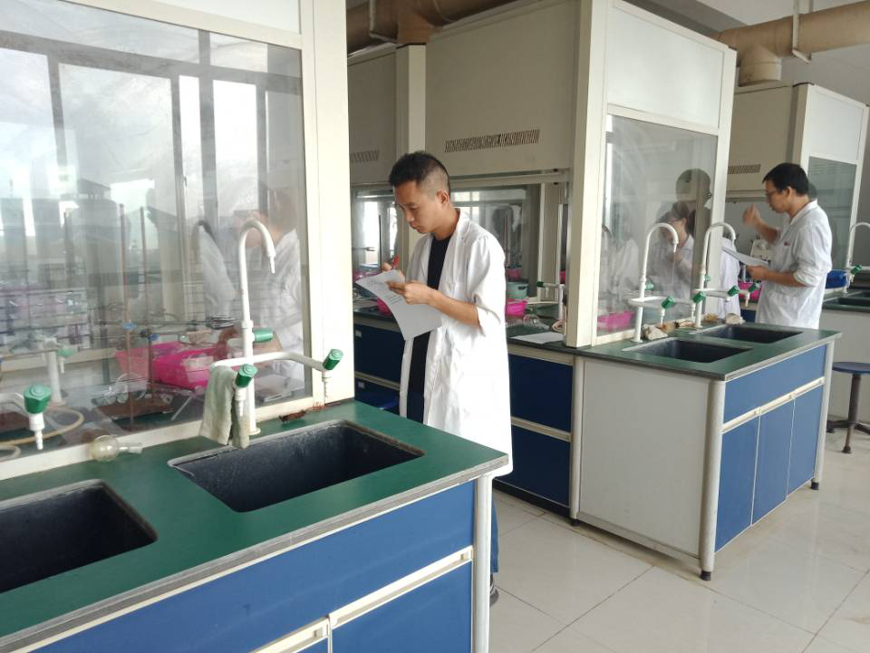 化学与化工学院举办第九届本科生实验技能竞赛