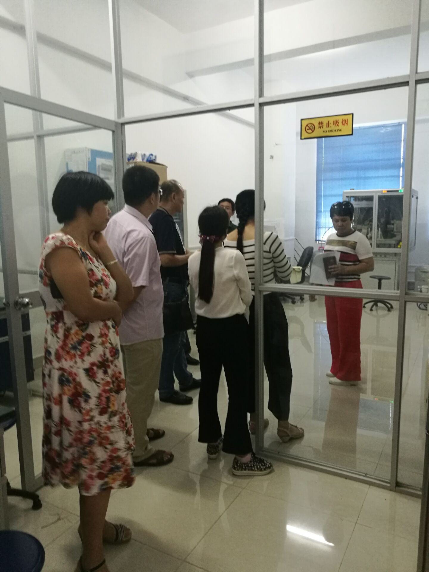 化学与化工学院进行安全稳定拉网式排查工作