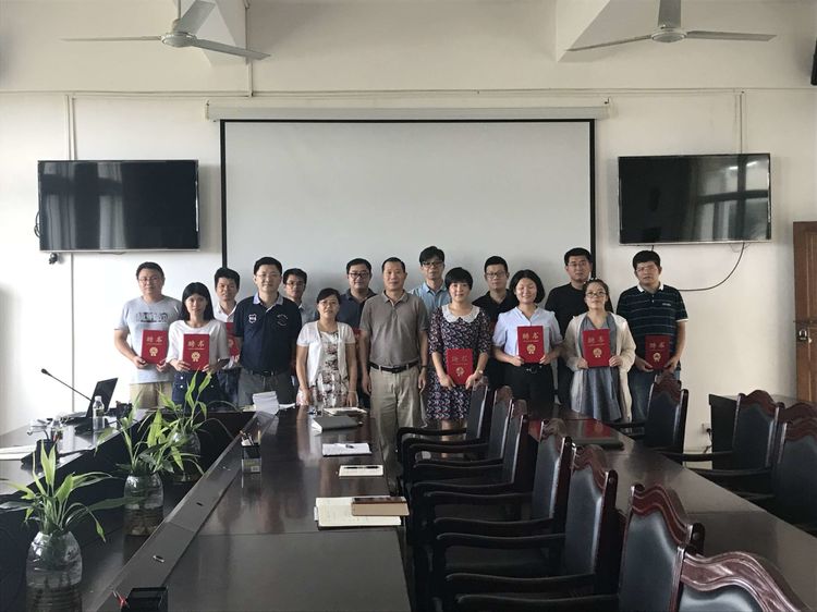 化学与化工学院举行班主任聘任仪式暨班主任工作会议