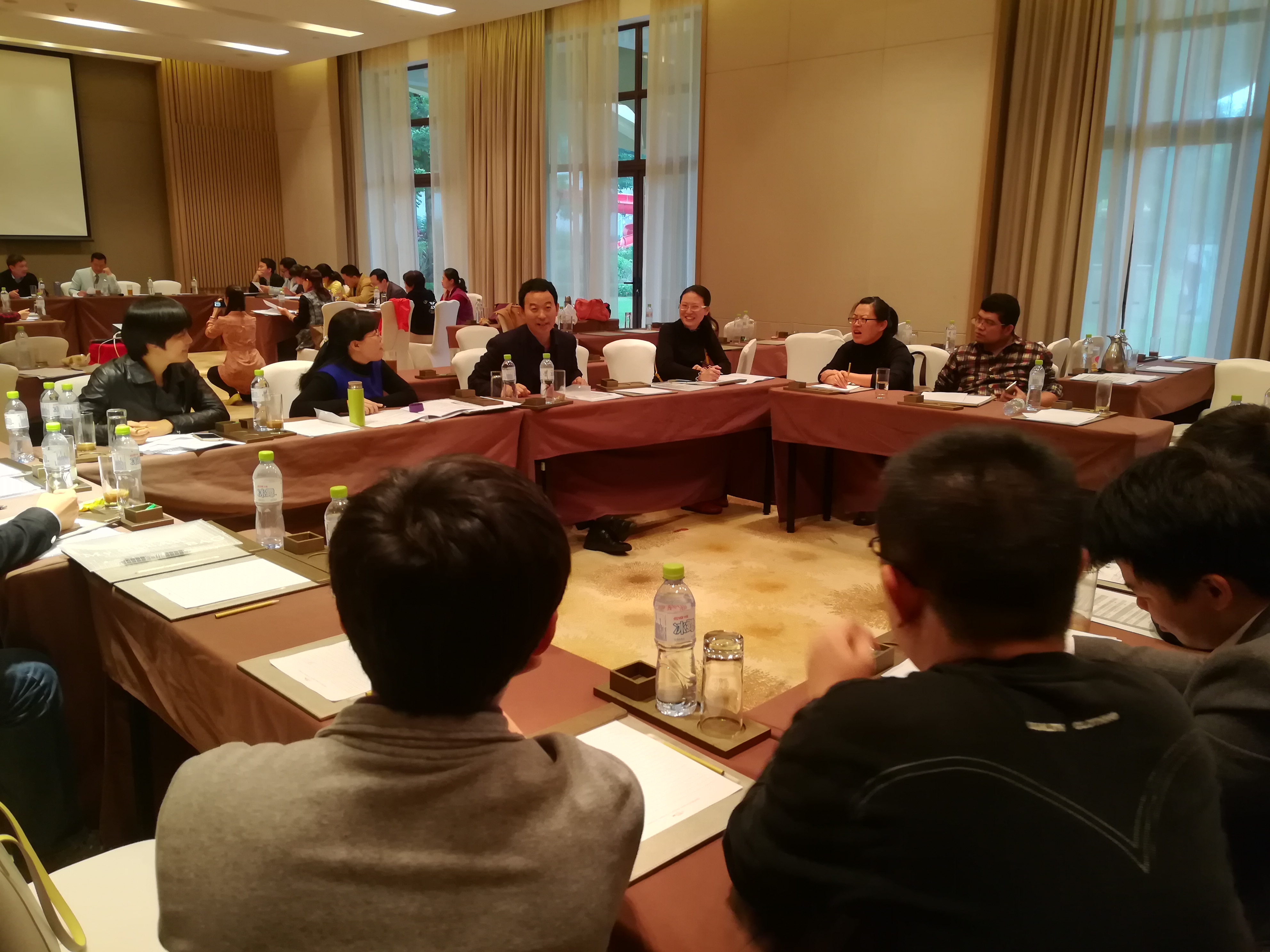 化学与化工学院召开教学工作会议