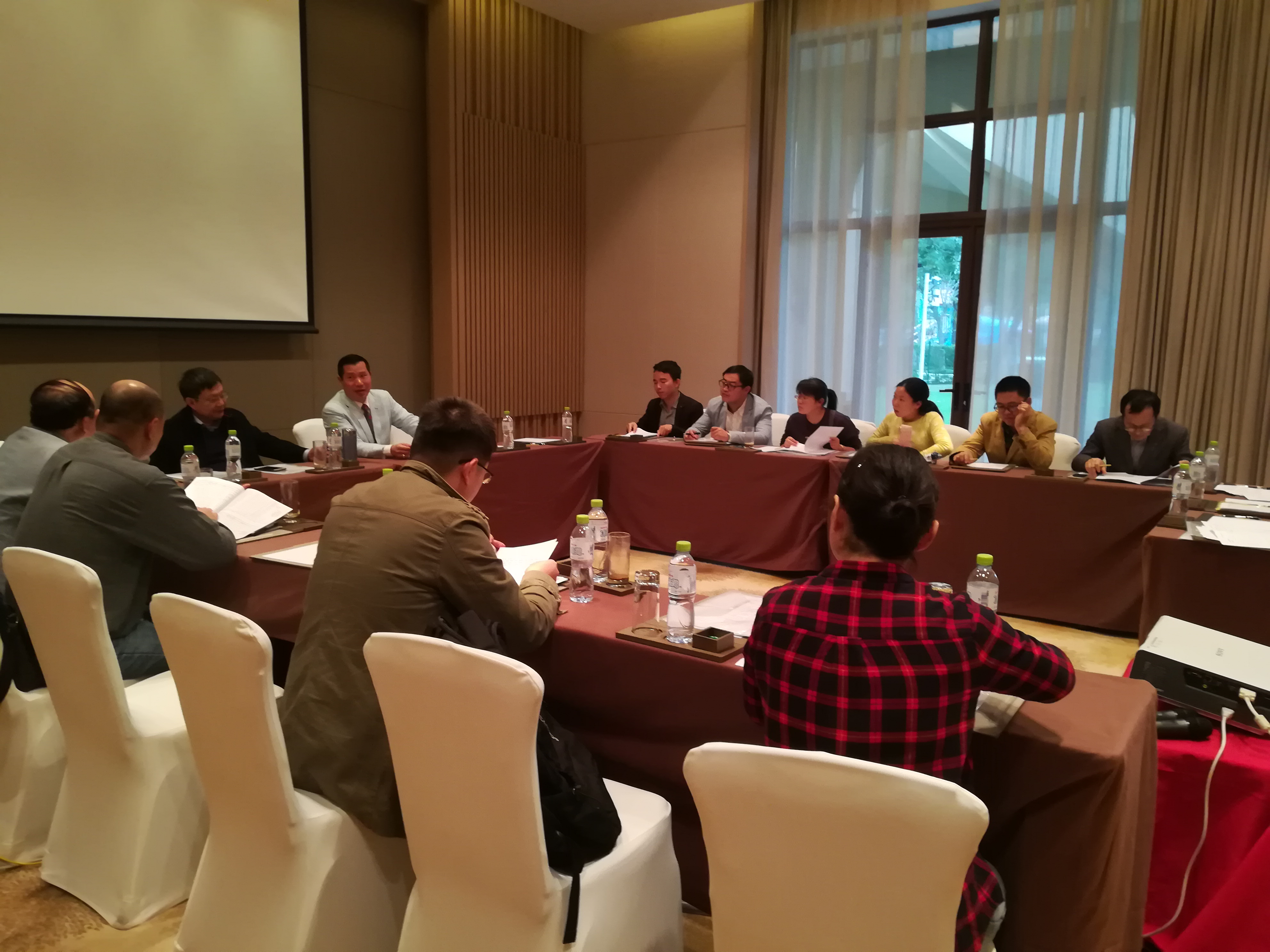 化学与化工学院召开教学工作会议
