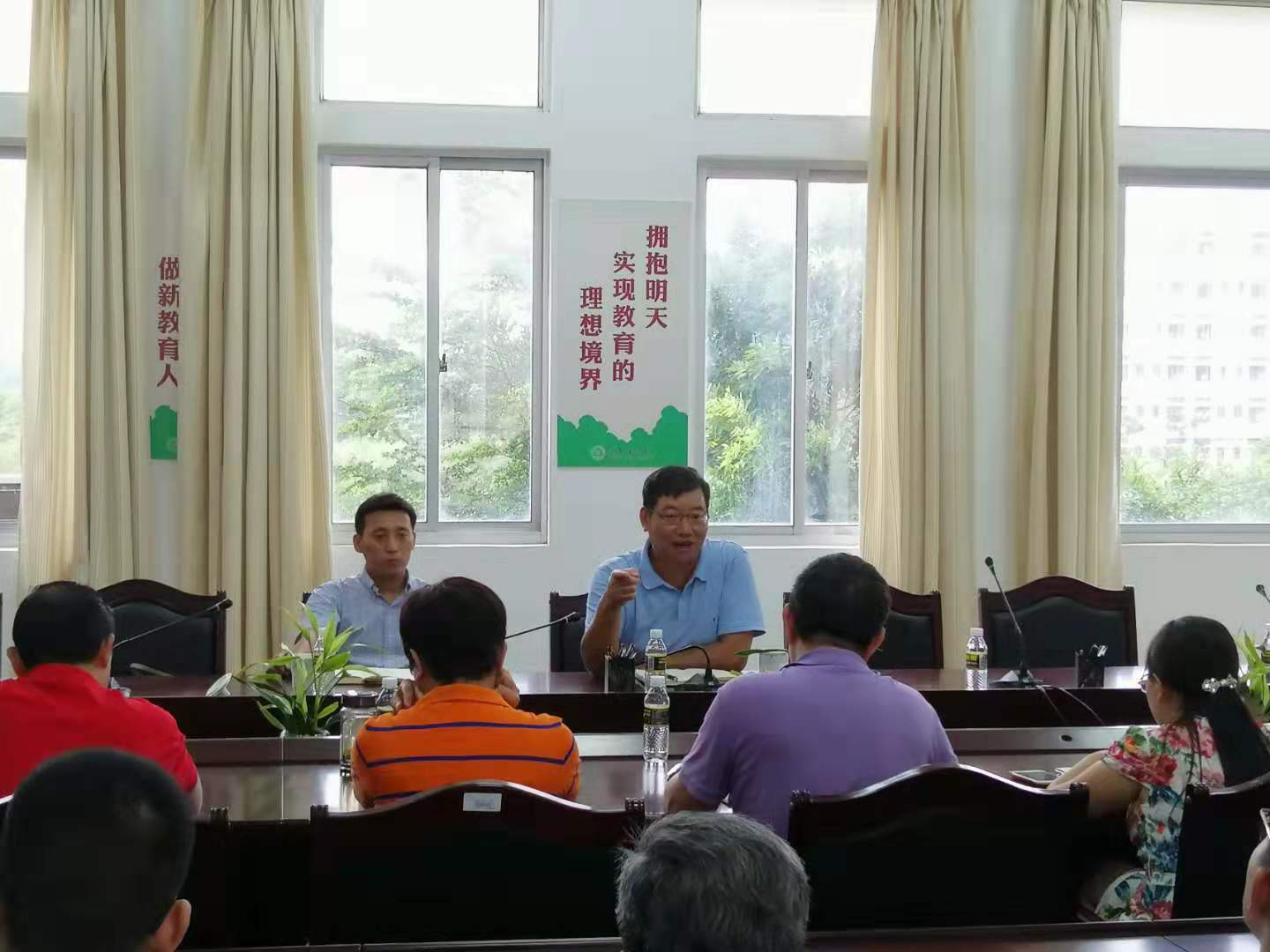 林强校长深入化学与化工学院进行工作调研