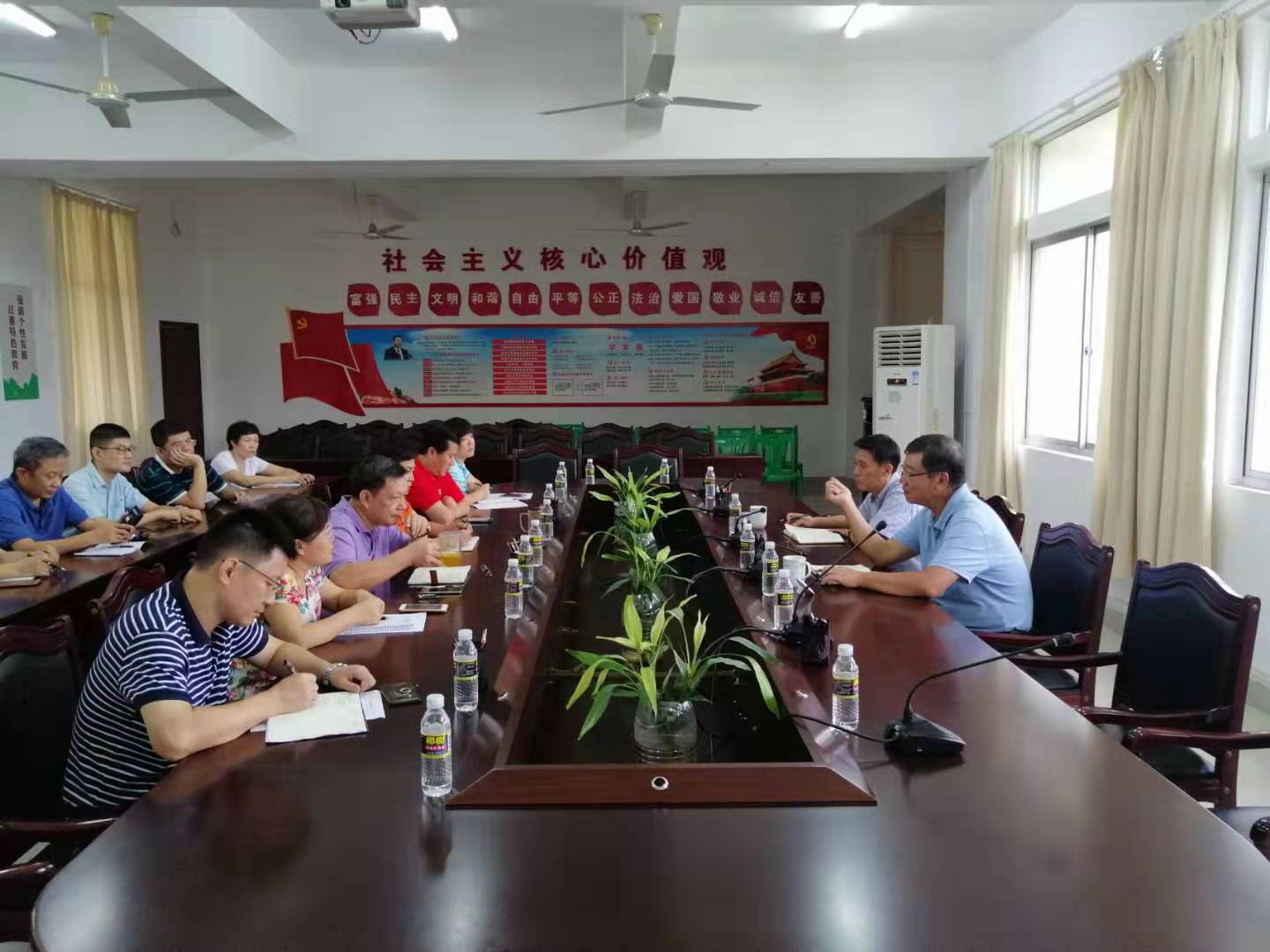 林强校长深入化学与化工学院进行工作调研