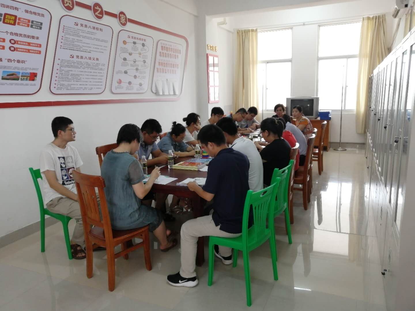 化学与化工学院召开期末班主任会议